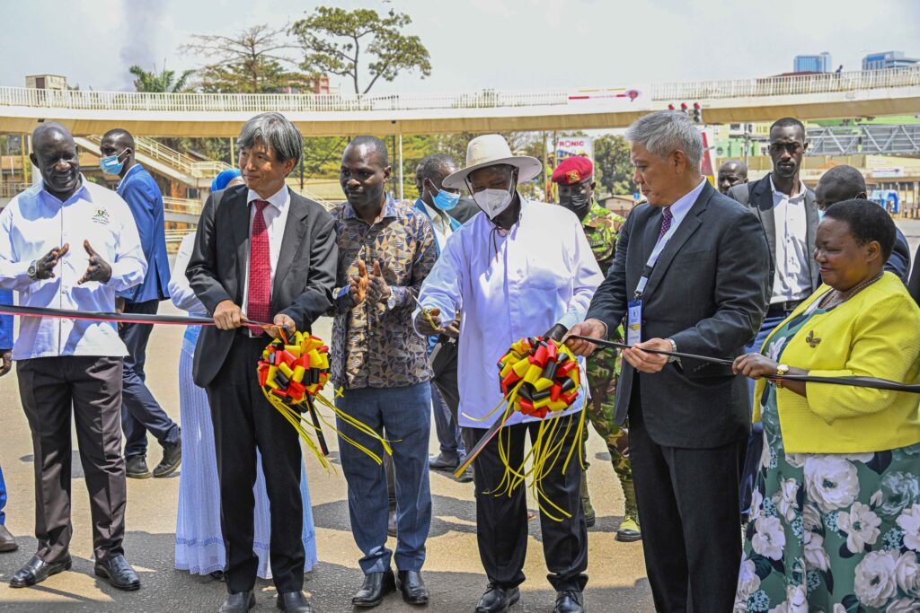 PRESIDENT MUSEVENI COMMISSIONS NEW KAMPALA FLYOVER, CALLS FOR DISCIPLINE AND CLEANLINESS IN THE CITY